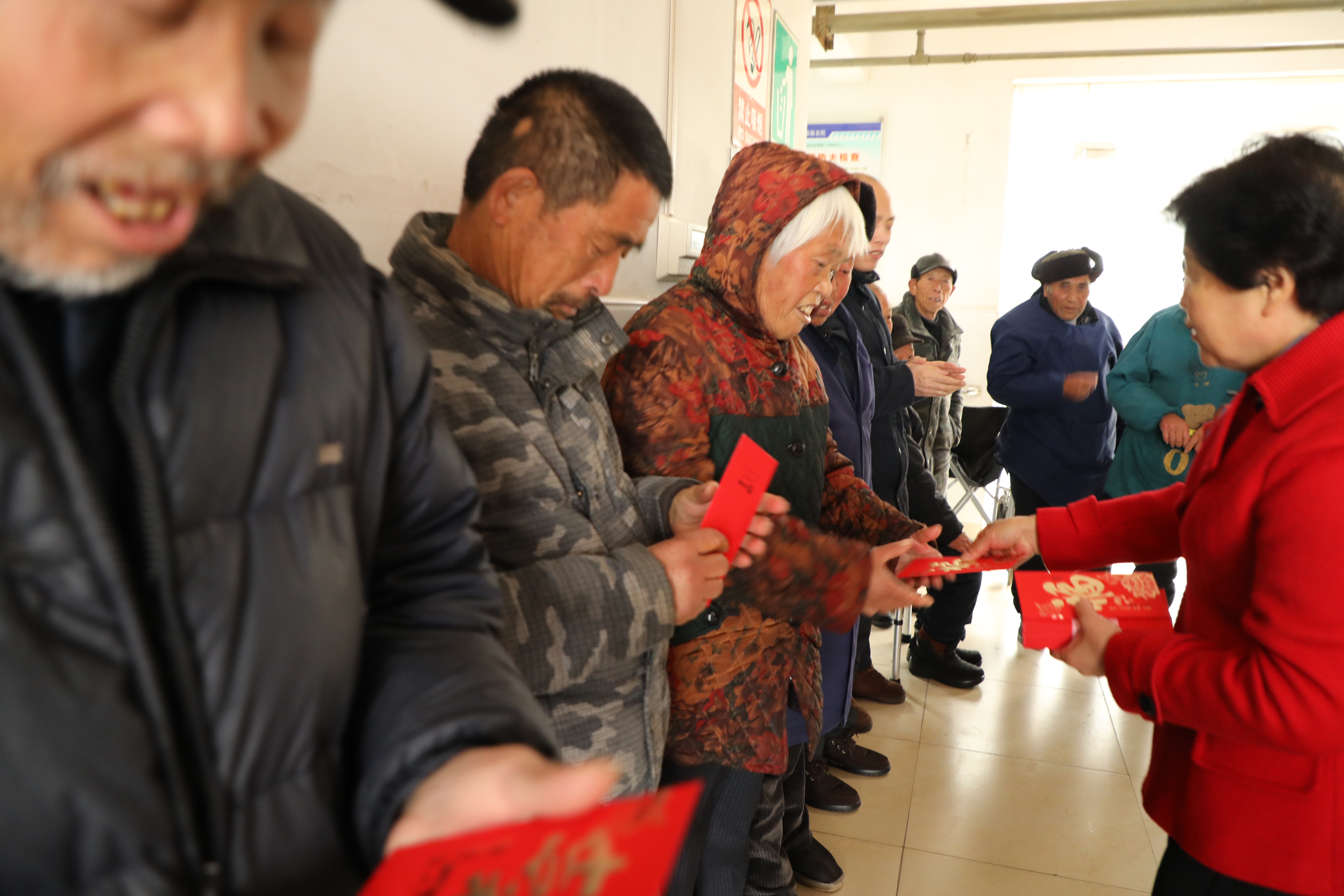 心系敬老院，中南集团新春送温暖